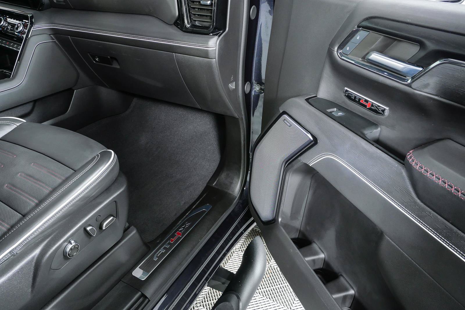 Certified 2024 GMC Sierra 1500 AT4X w/ AT4X AEV Edition AWD/4WD image 25