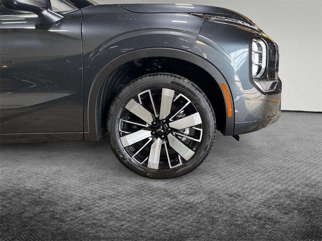 New 2025 Mitsubishi Outlander SEL image 11