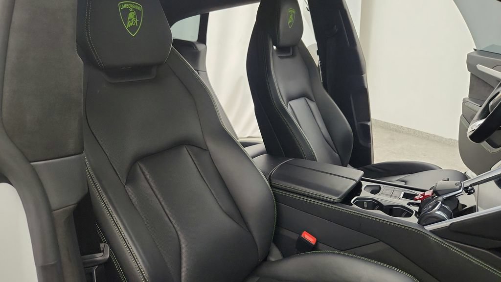 Used 2020 Lamborghini Urus AWD/4WD image 52