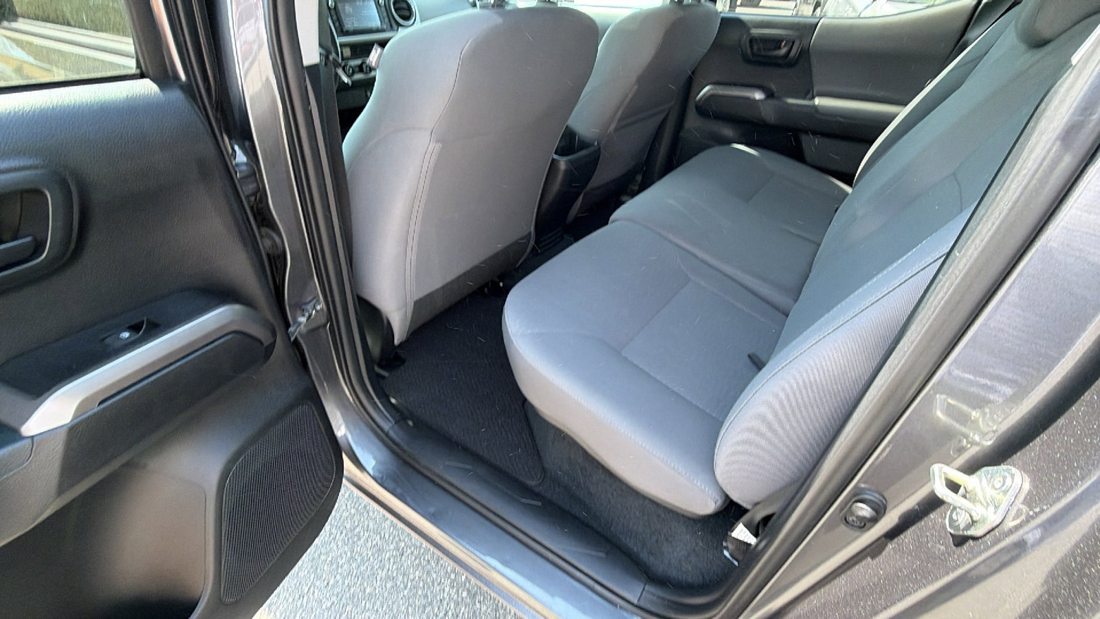 Used 2017 Toyota Tacoma SR5 w/ Tow Package image 23