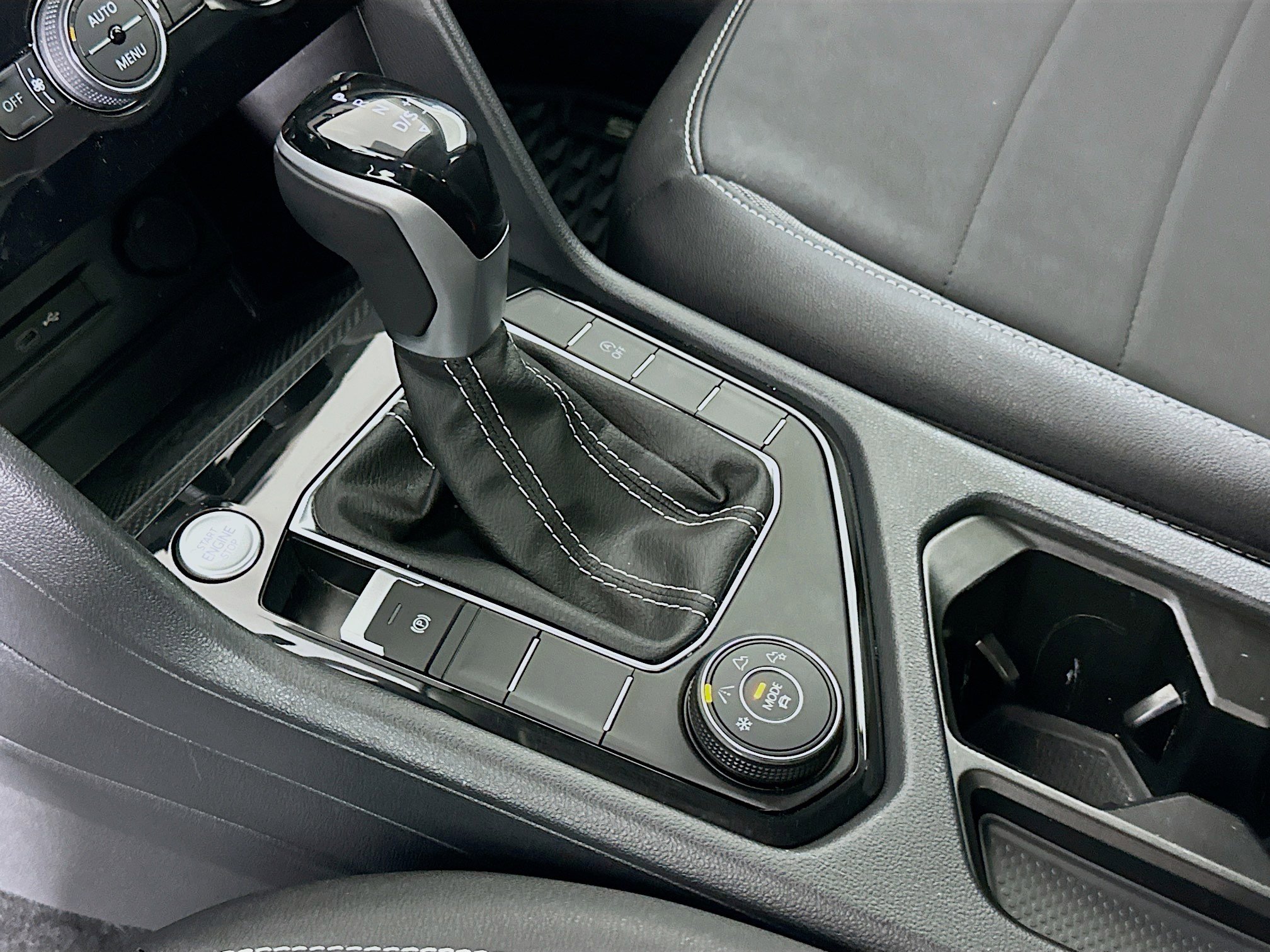 Used 2024 Volkswagen Taos SE image 24