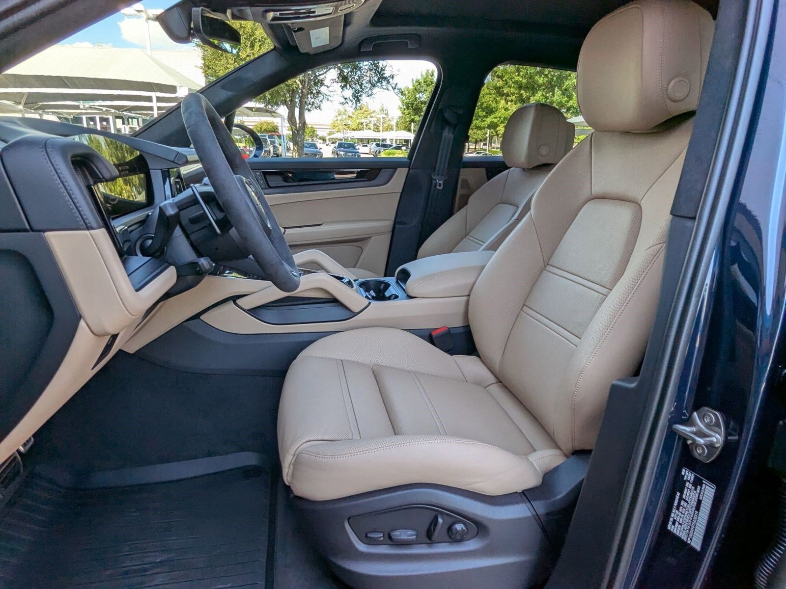 New 2026 Porsche Cayenne GTS image 5