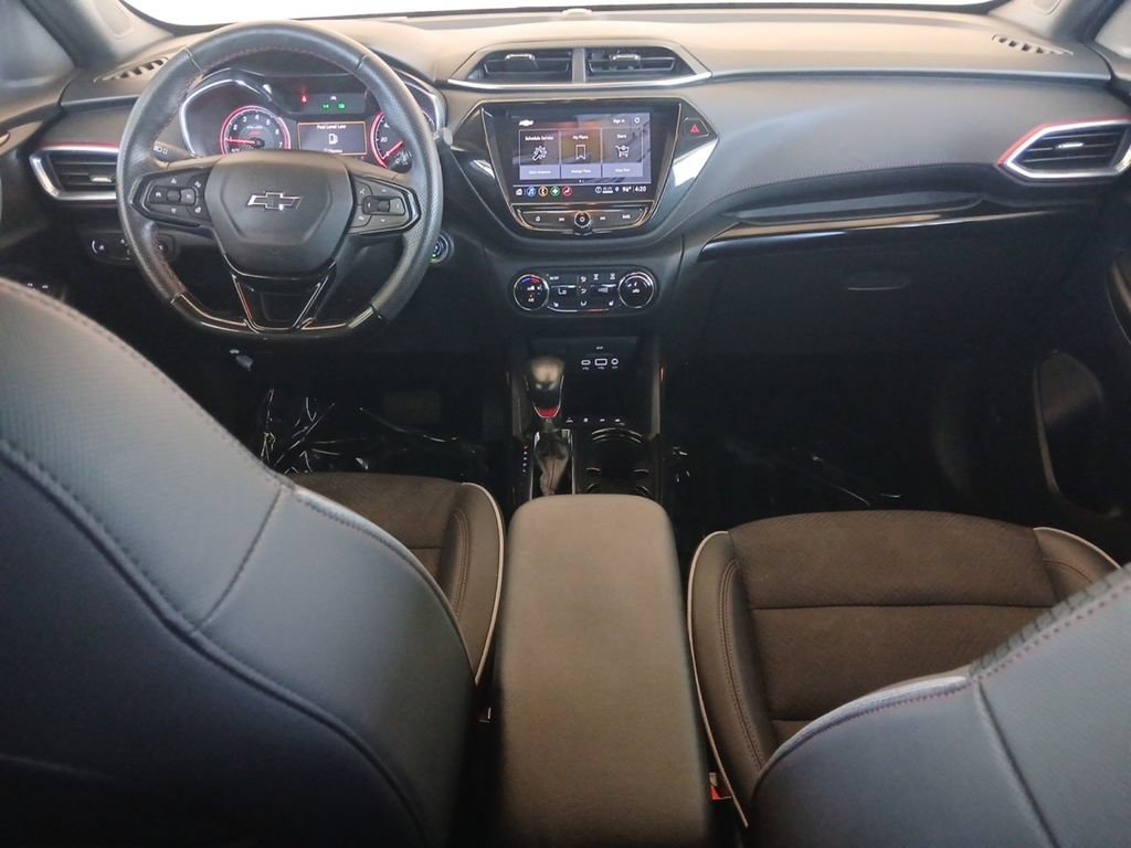 Used 2023 Chevrolet TrailBlazer RS w/ Sun and Liftgate Package FWD image 17