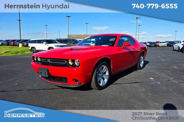 Used 2023 Dodge Challenger SXT RWD image 3