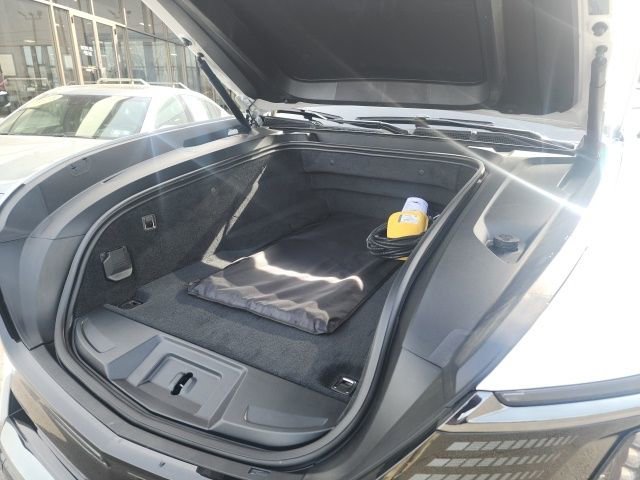 Used 2025 Cadillac Escalade IQ Sport 2 w/ LPO, ONYX Package image 18