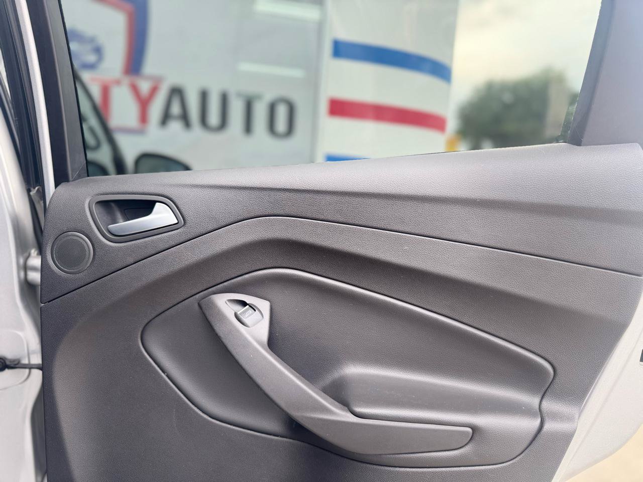 Used 2017 Ford Escape SE w/ Equipment Group 201A FWD image 48