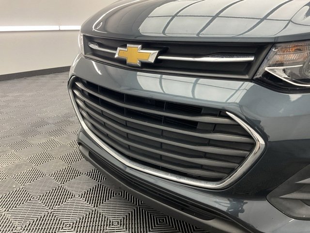 Used 2022 Chevrolet Trax LS w/ Tint and Cruise Package image 9