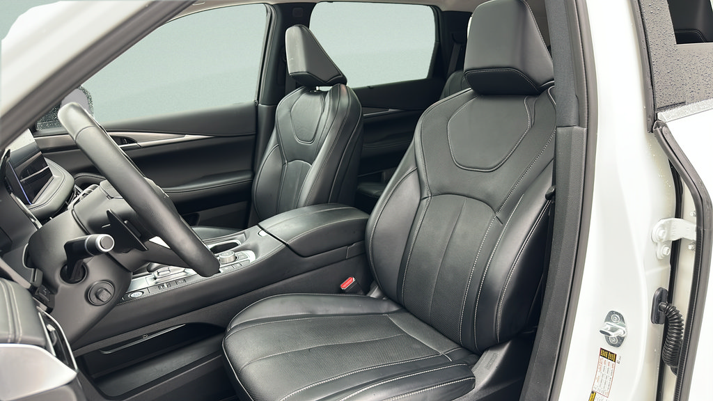 Used 2023 INFINITI QX60 Luxe w/ Cargo Package AWD/4WD image 14