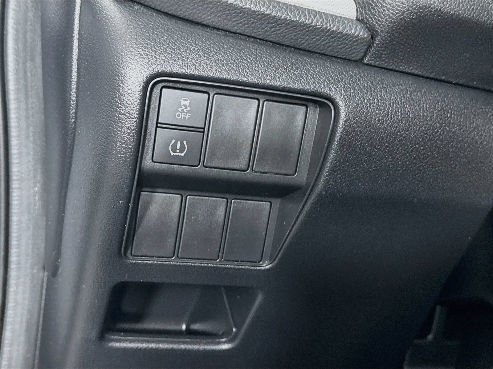 Used 2019 Honda CR-V LX image 11