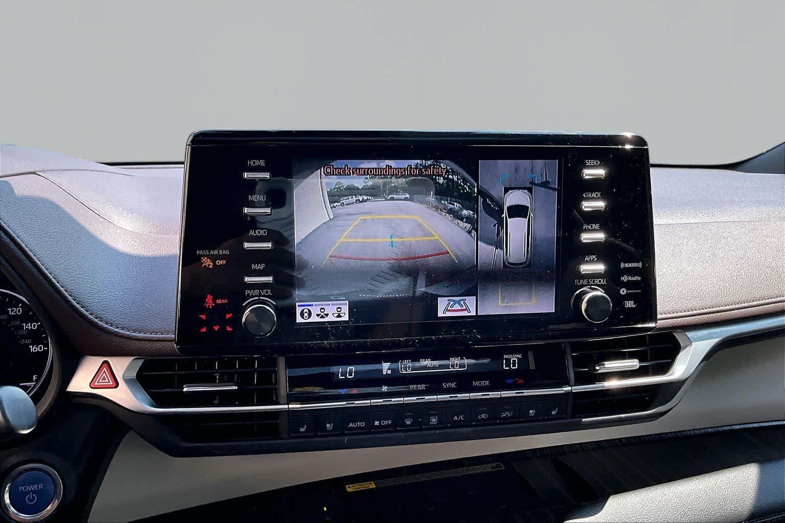 Certified 2023 Toyota Sienna Platinum FWD image 27