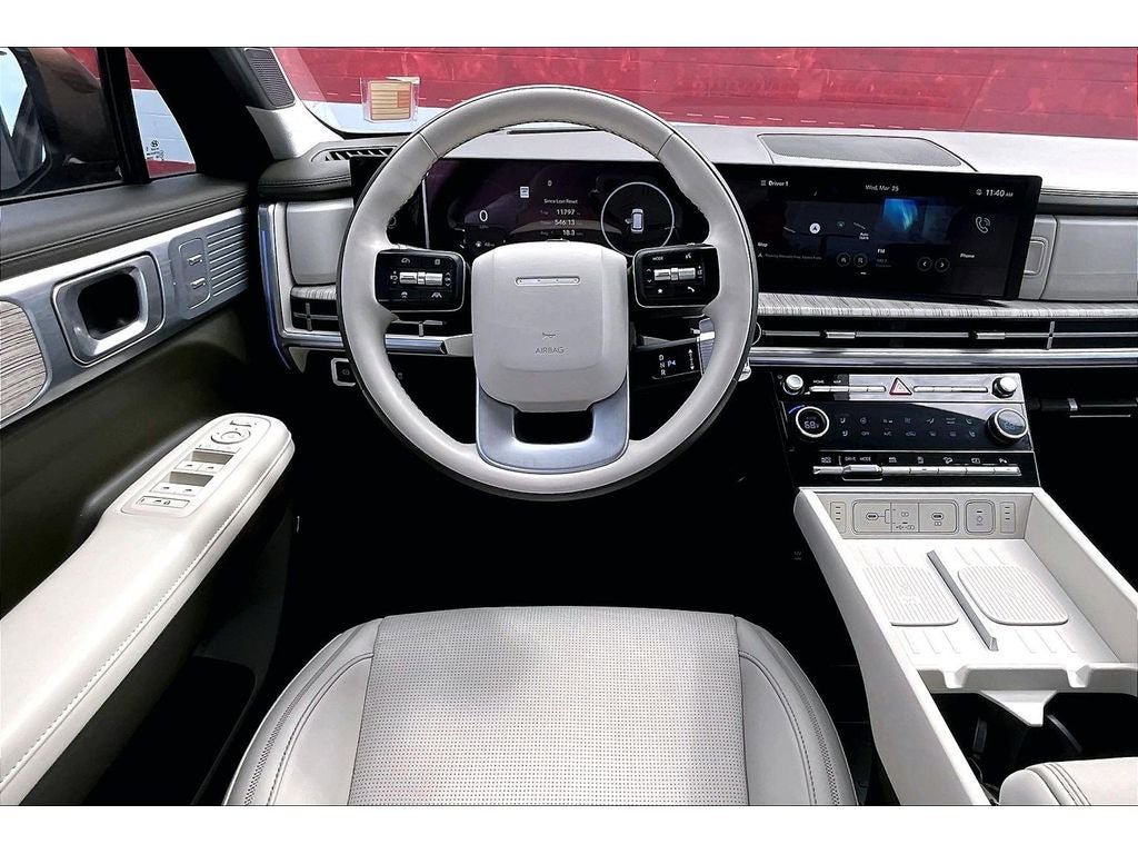 Used 2025 Hyundai Santa Fe Calligraphy image 6