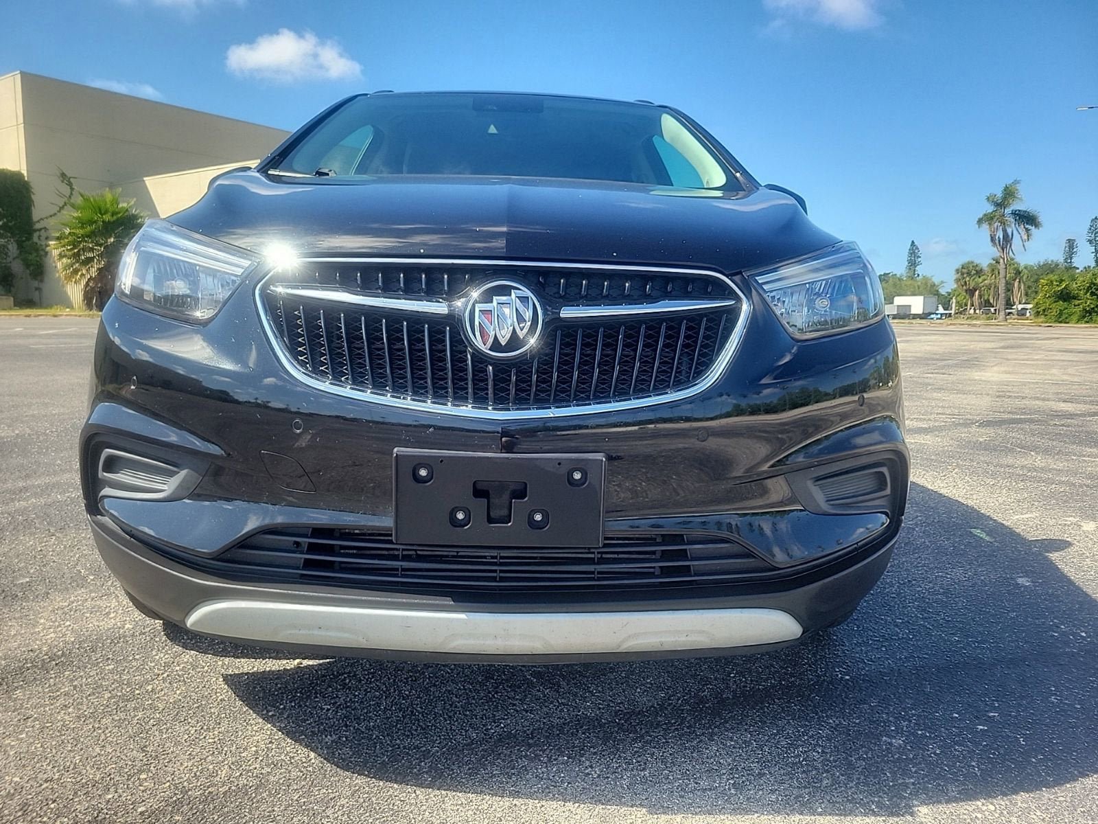 Used 2022 Buick Encore Preferred w/ Safety Package II AWD/4WD image 3