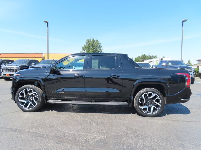 Certified 2025 Chevrolet Silverado EV RST AWD/4WD image 4