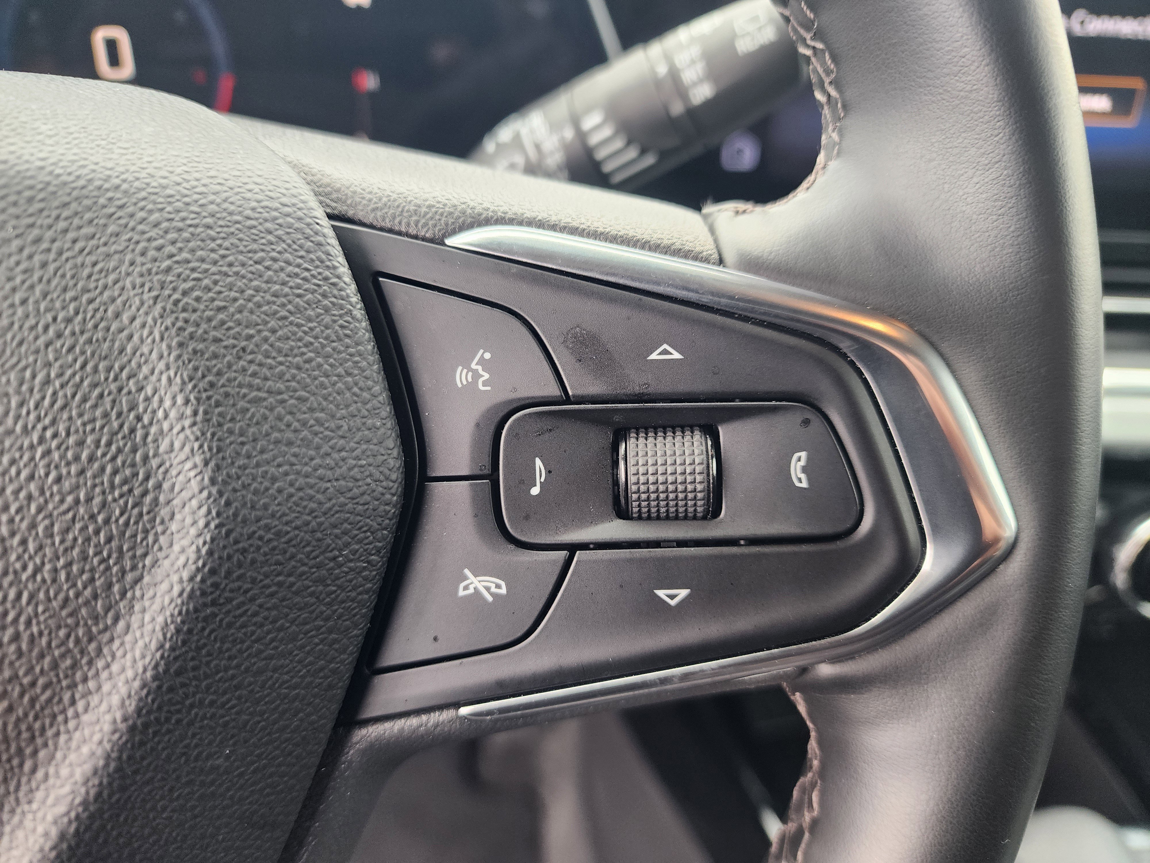 Used 2025 Chevrolet Trax LT w/ LT Convenience Package image 28