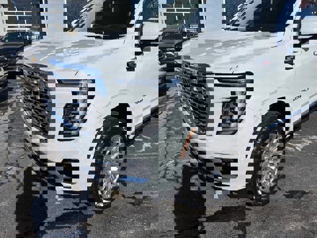 New 2026 GMC Yukon XL Denali w/ Sun & Power Step Package image 8