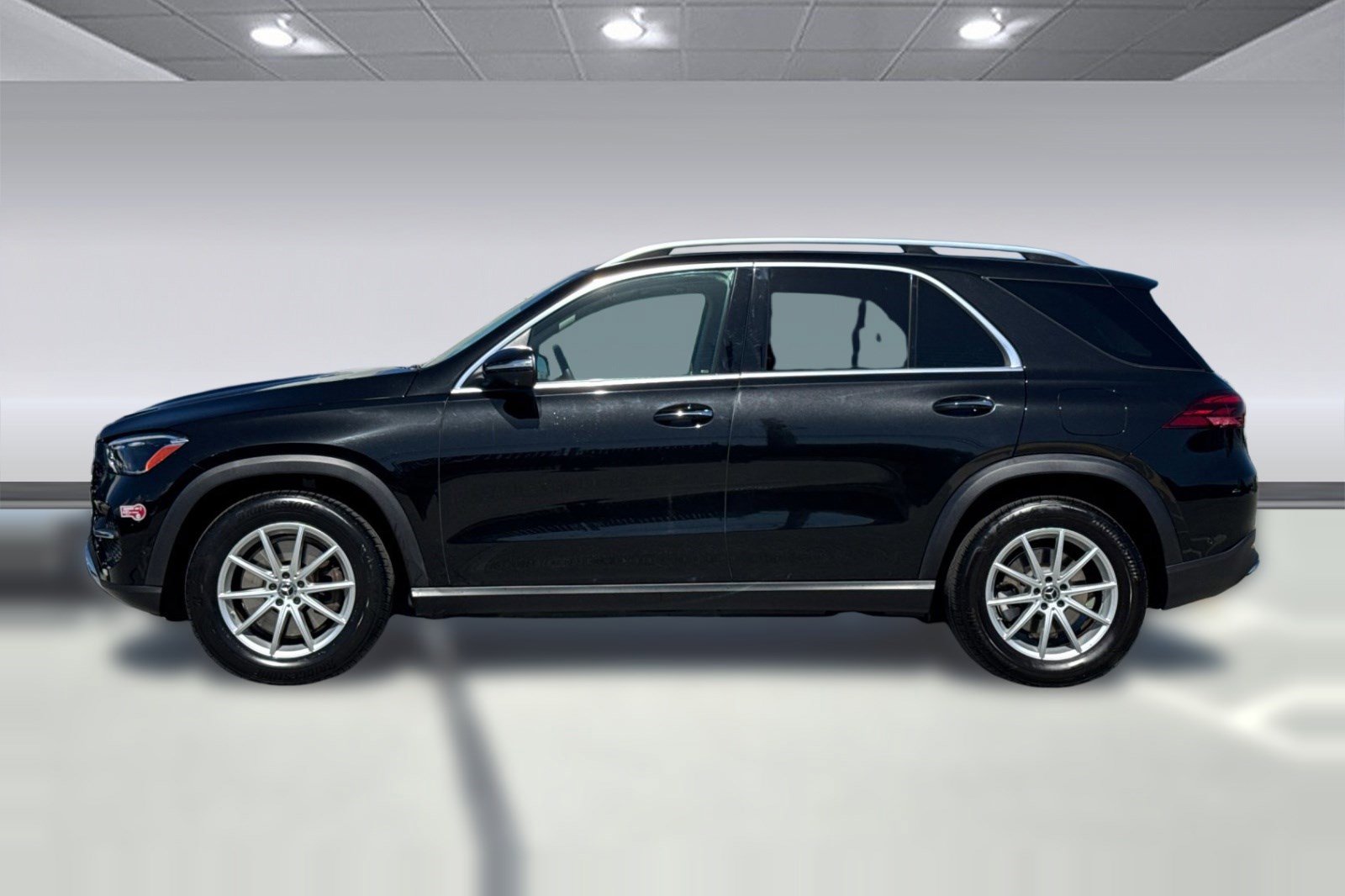 Certified 2024 Mercedes-Benz GLE 450e 4MATIC image 2