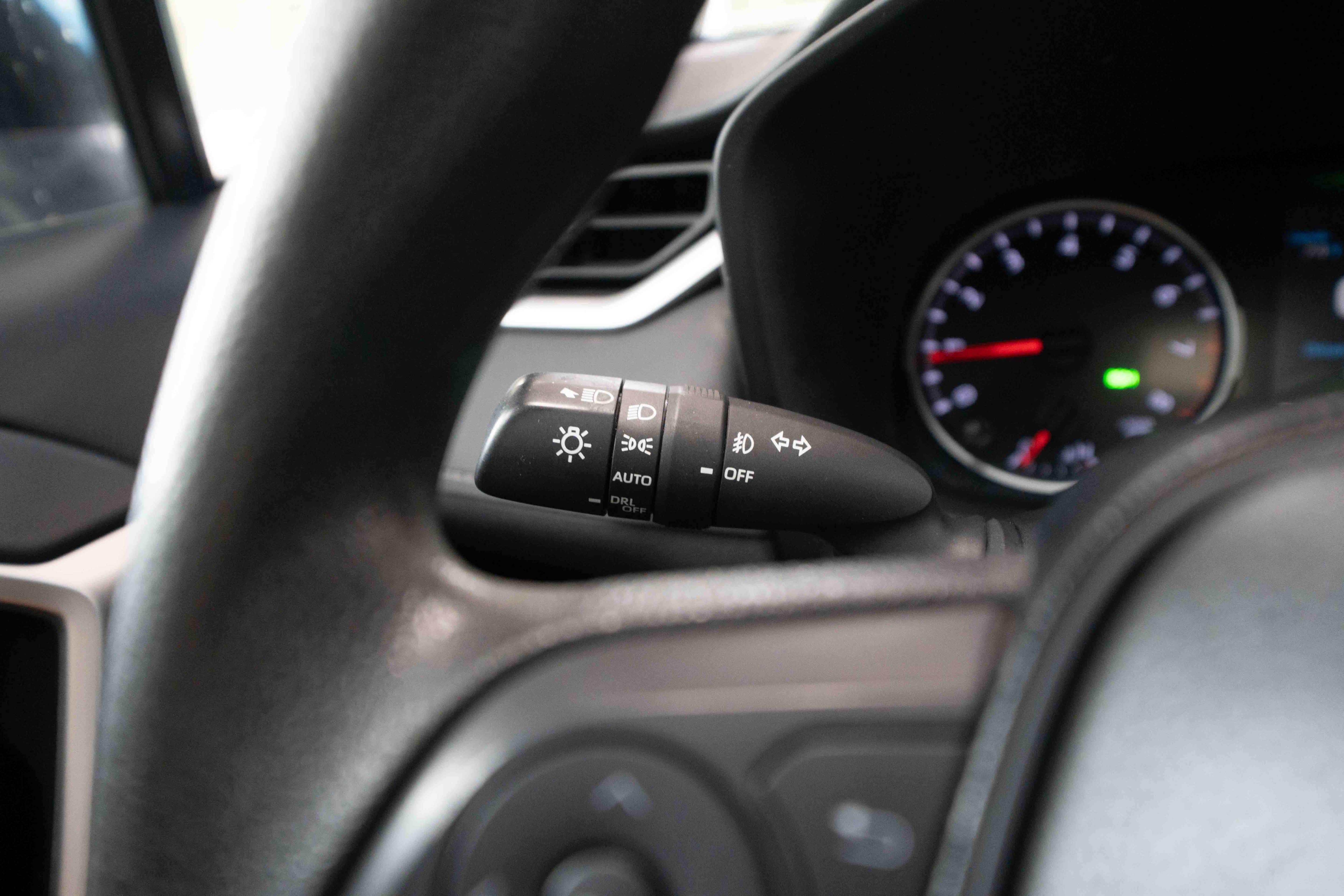 Used 2019 Toyota RAV4 XLE FWD image 13
