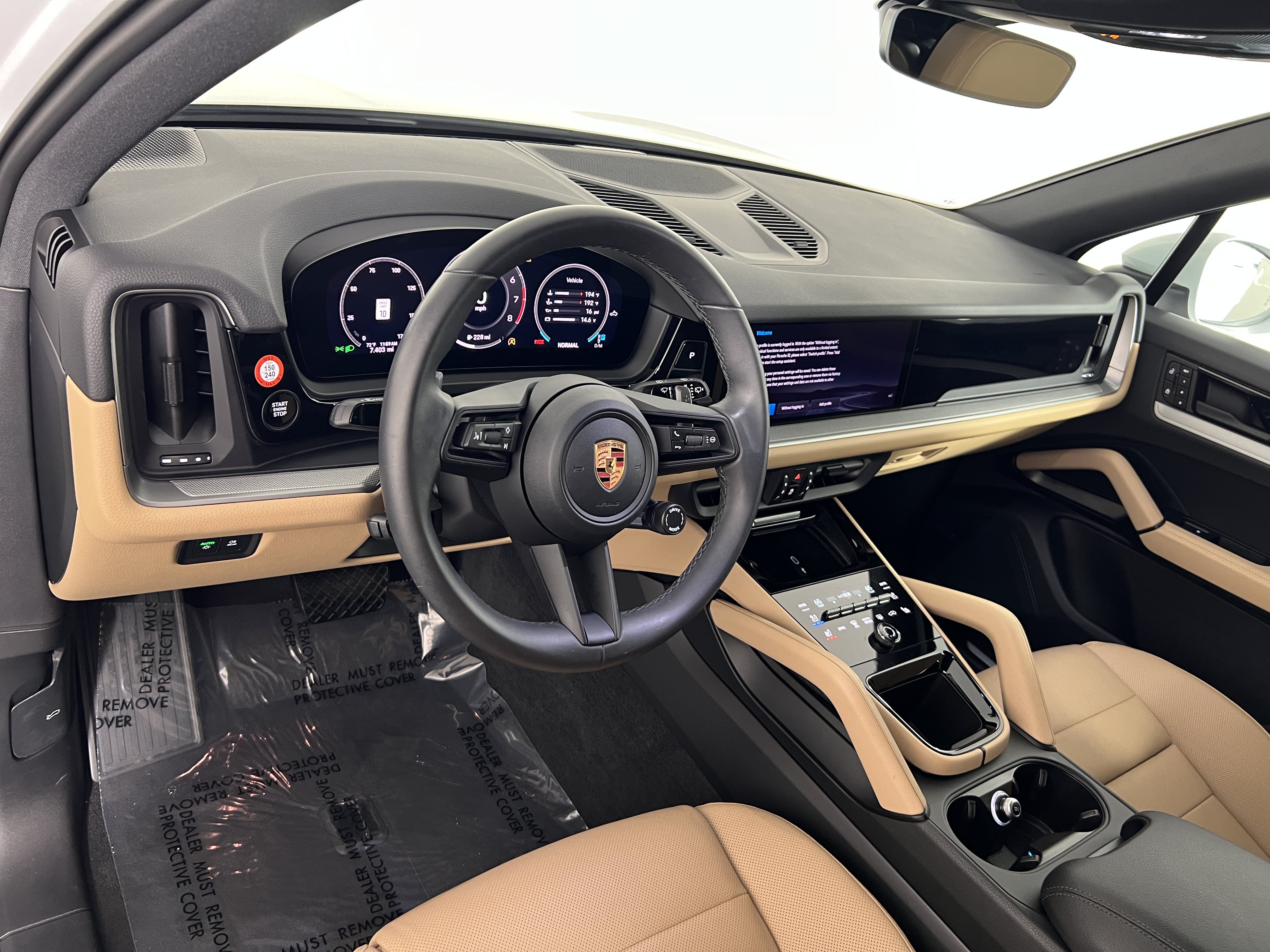 Certified 2026 Porsche Cayenne AWD/4WD image 4