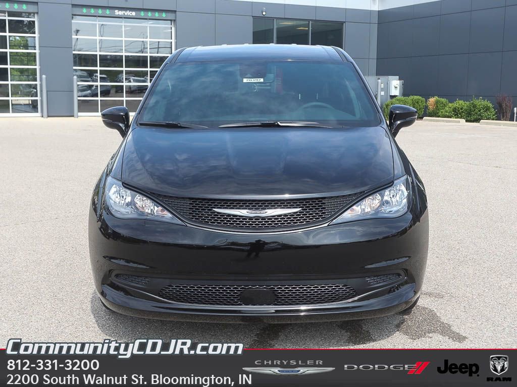 New 2025 Chrysler Voyager LX FWD image 9