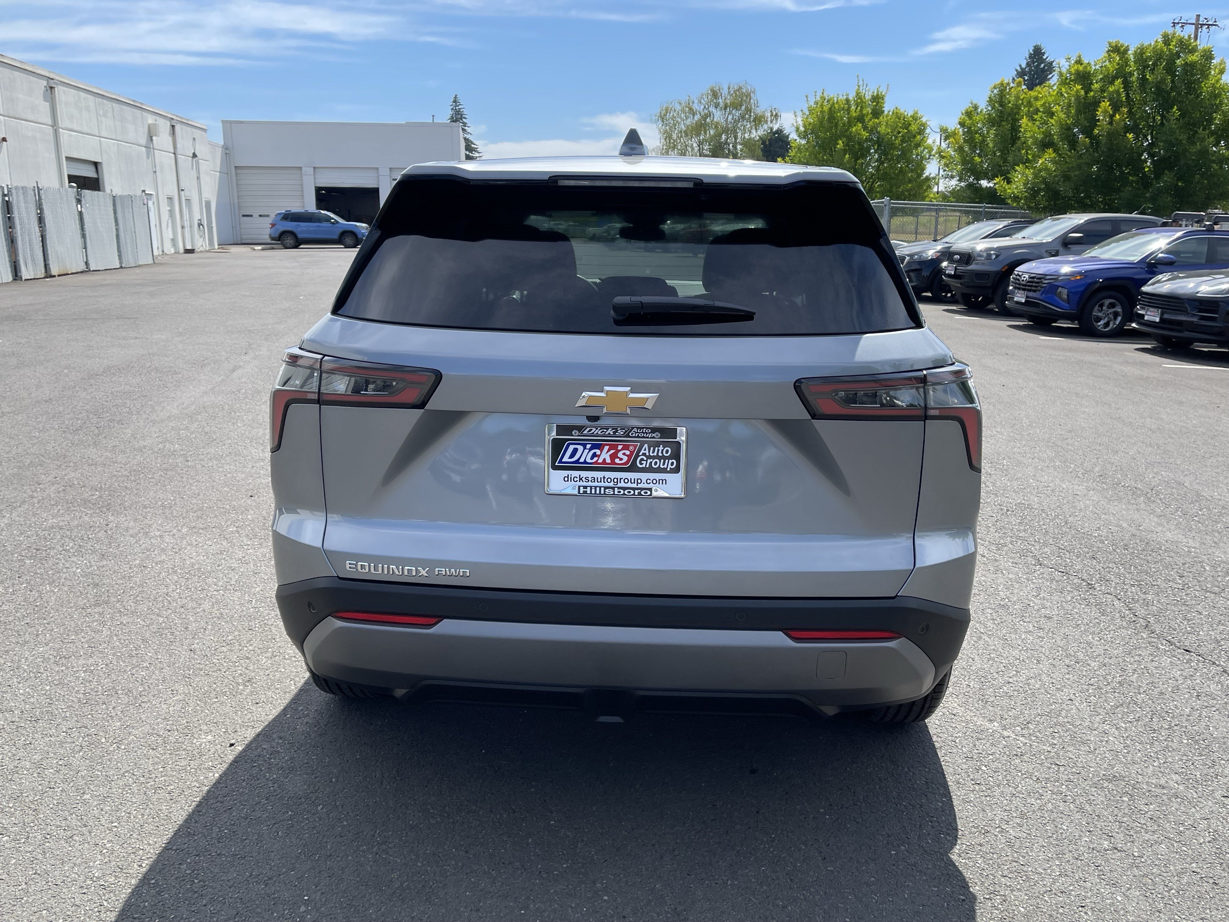 Used 2026 Chevrolet Equinox LT AWD/4WD image 4