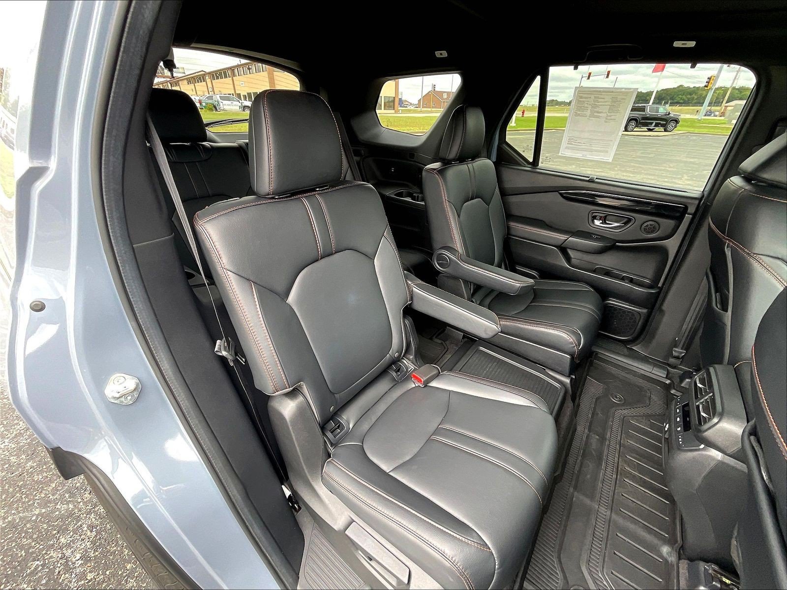 Certified 2024 Honda Pilot TrailSport image 15