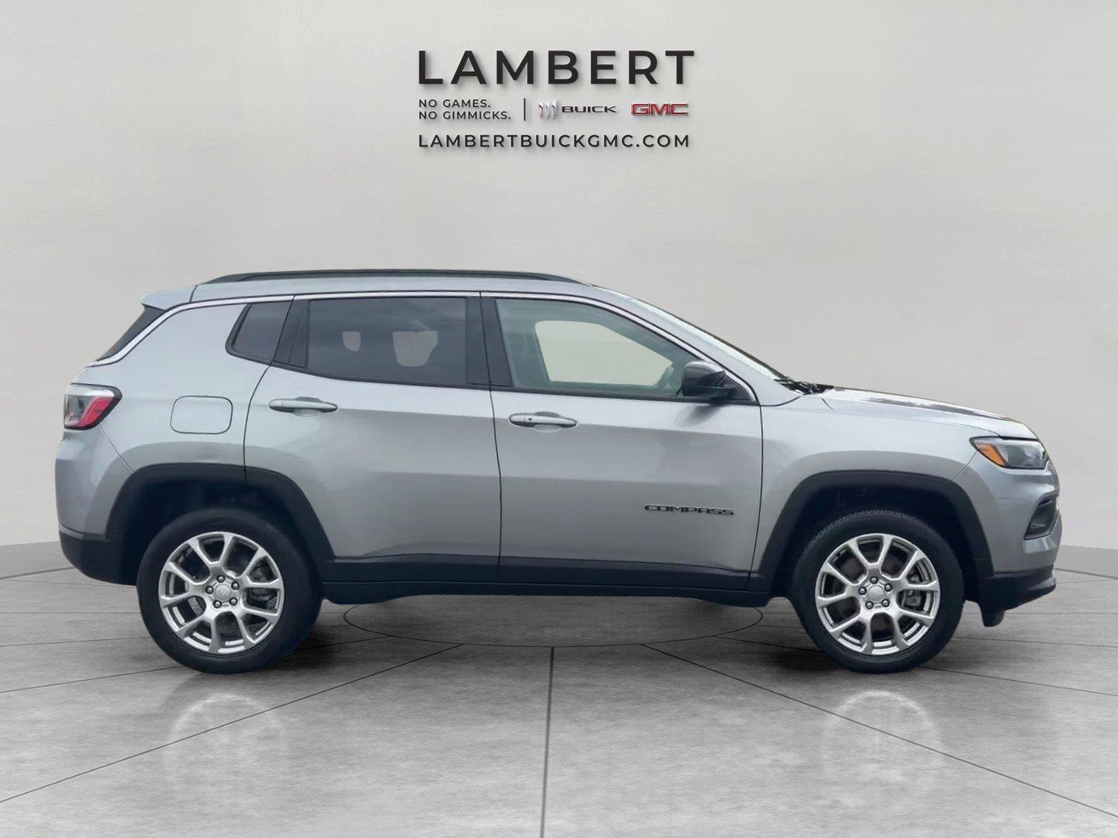 Used 2023 Jeep Compass Latitude AWD/4WD image 6