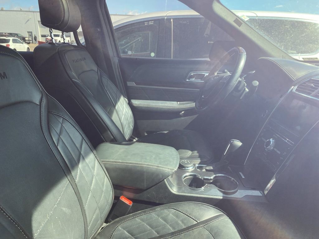Used 2017 Ford Explorer Platinum image 7