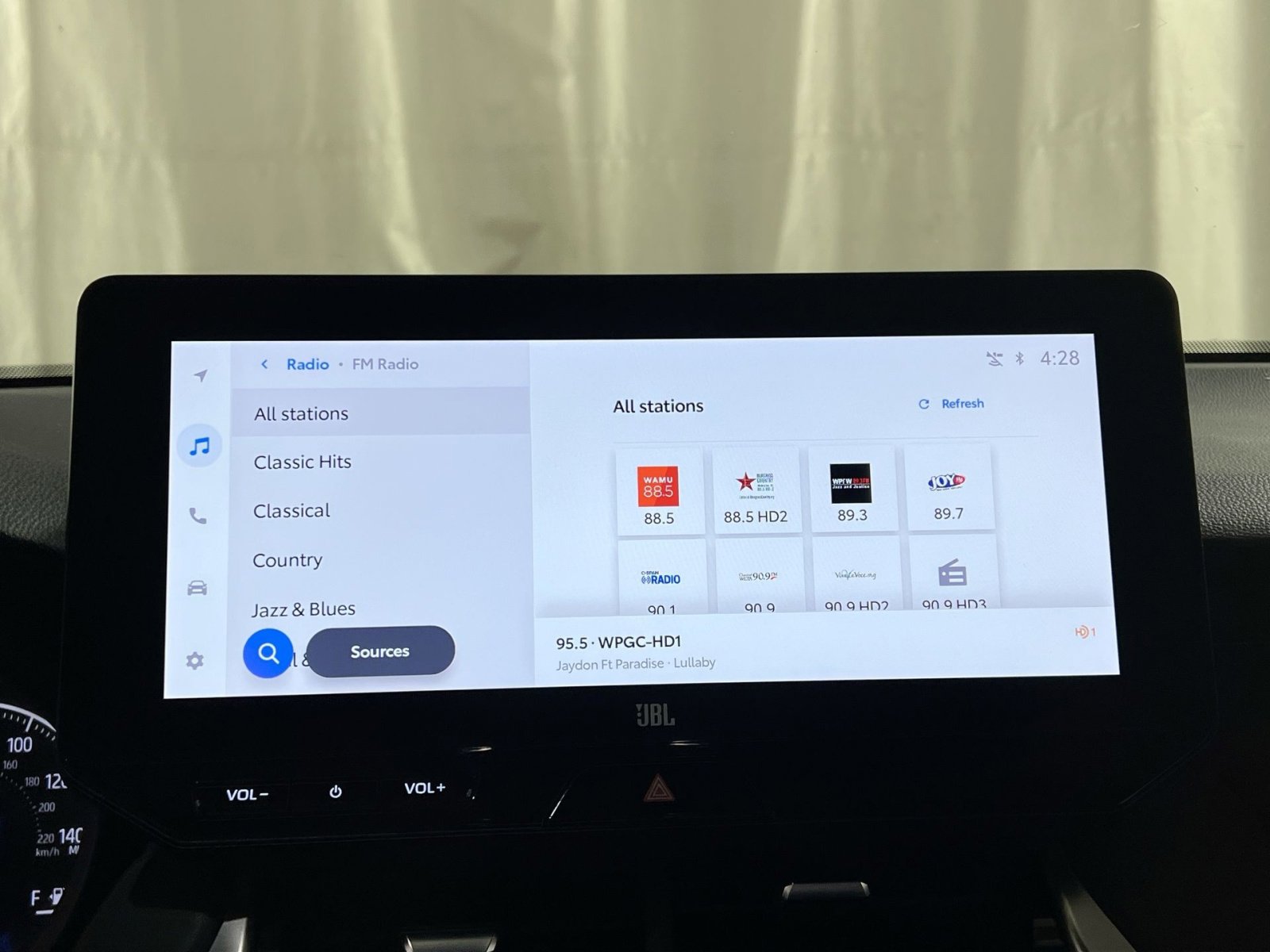 Used 2024 Toyota Venza XLE image 18