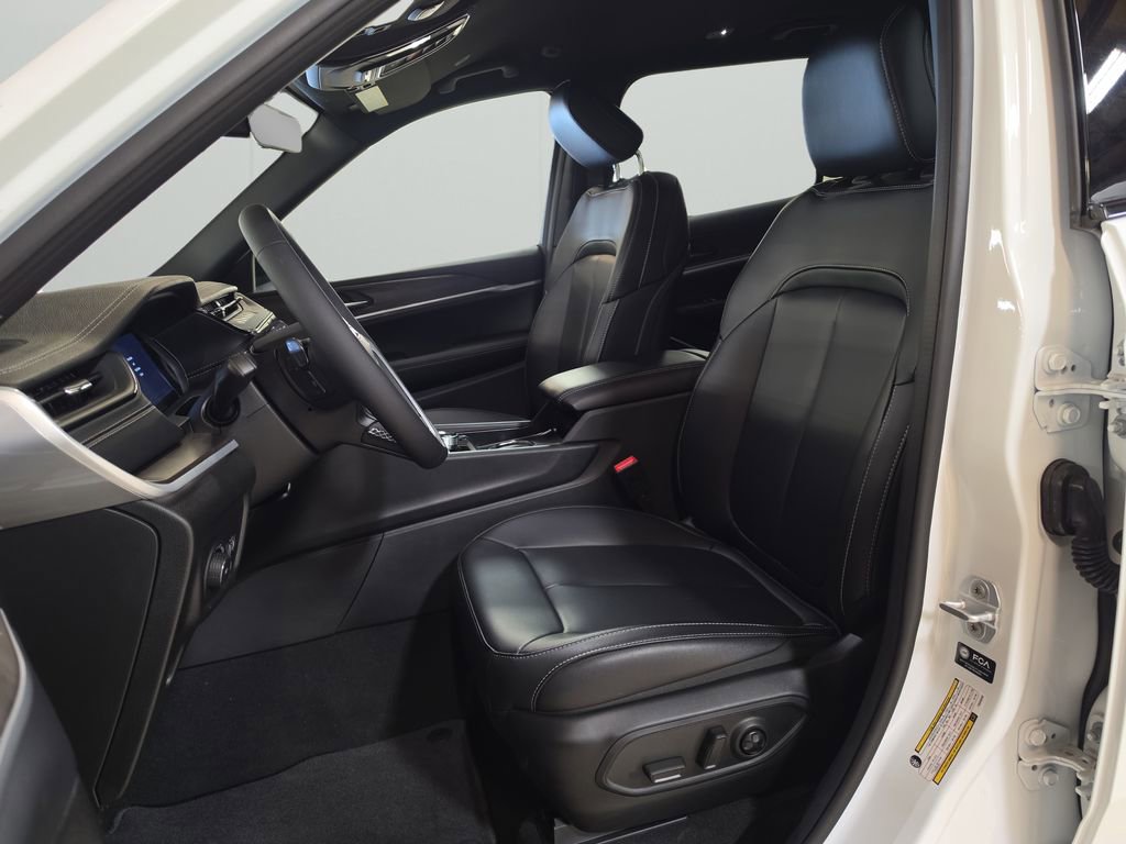 New 2026 Jeep Grand Cherokee L Limited AWD/4WD image 10