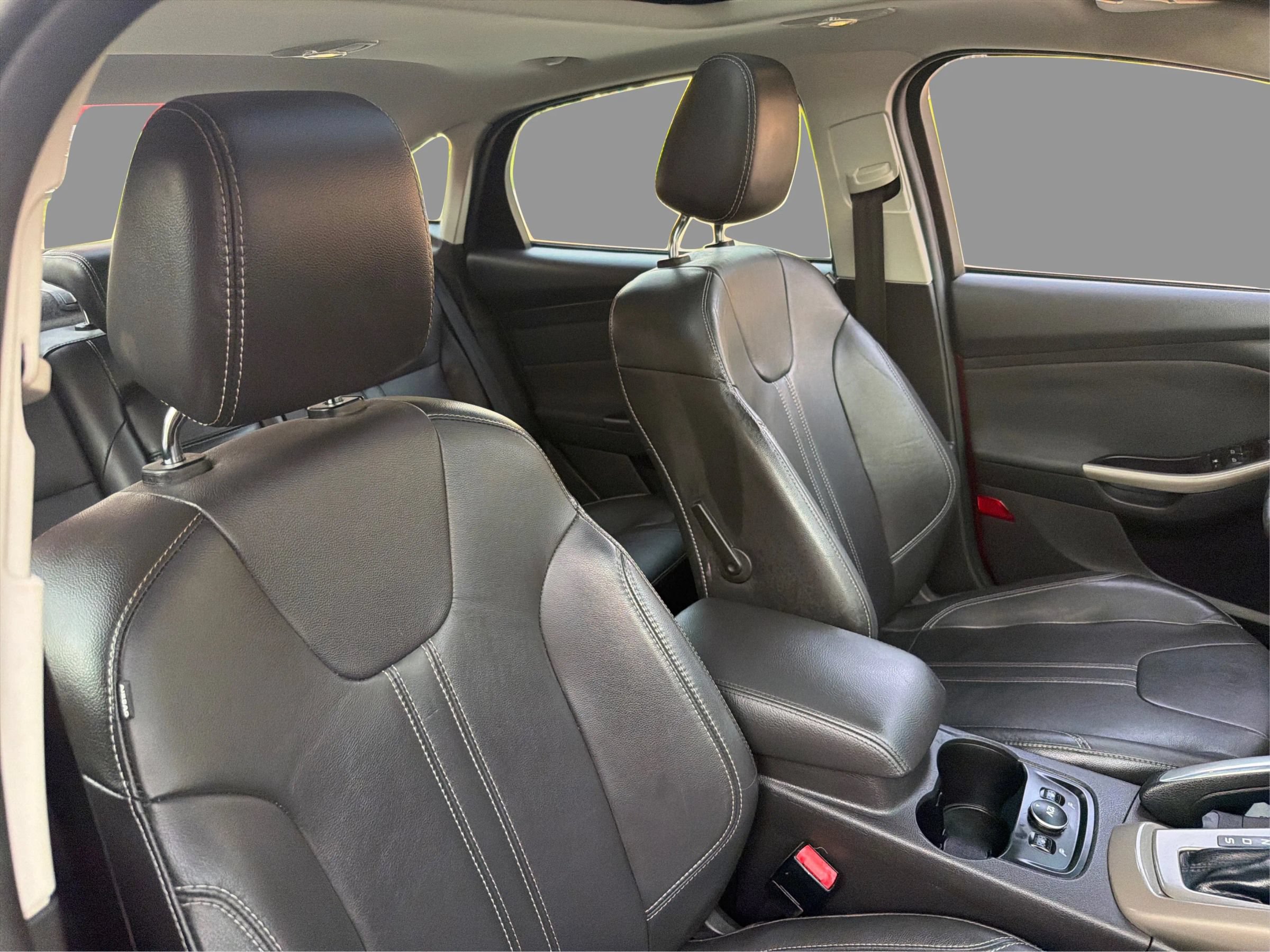Used 2012 Ford Focus SEL FWD image 26