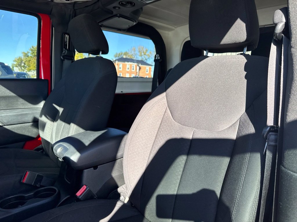 Used 2018 Jeep Wrangler Sport AWD/4WD image 26