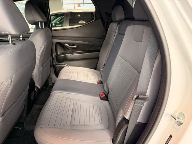 Used 2023 Hyundai Santa Cruz SE image 15