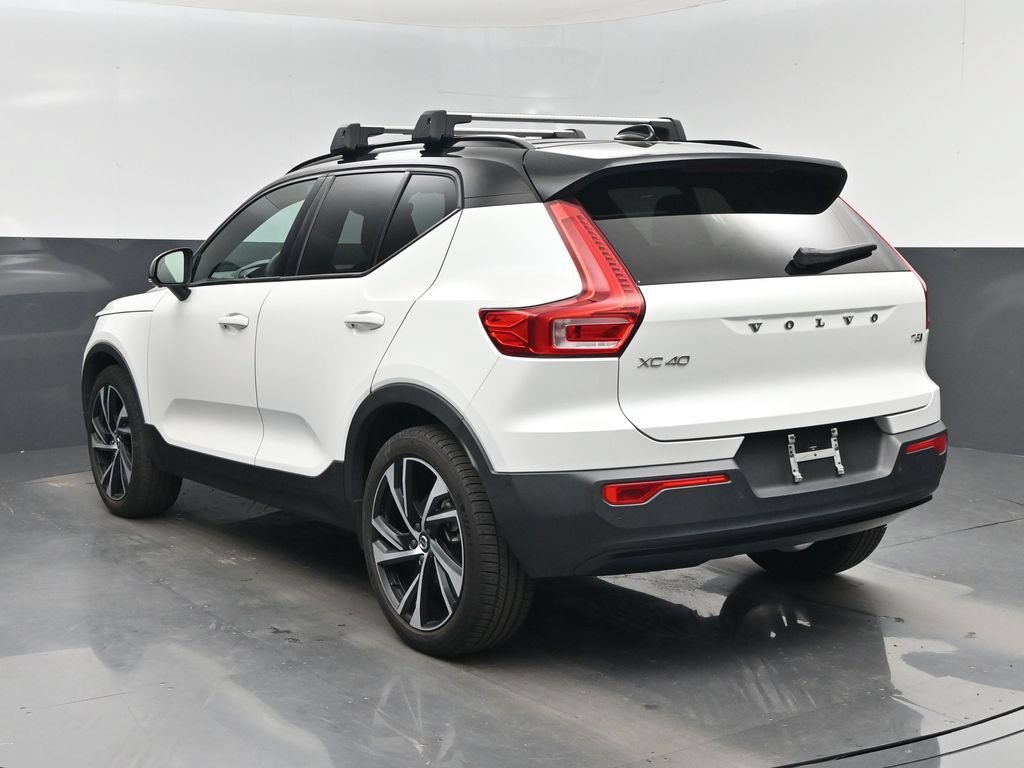Used 2022 Volvo XC40 T5 R-Design AWD/4WD image 4