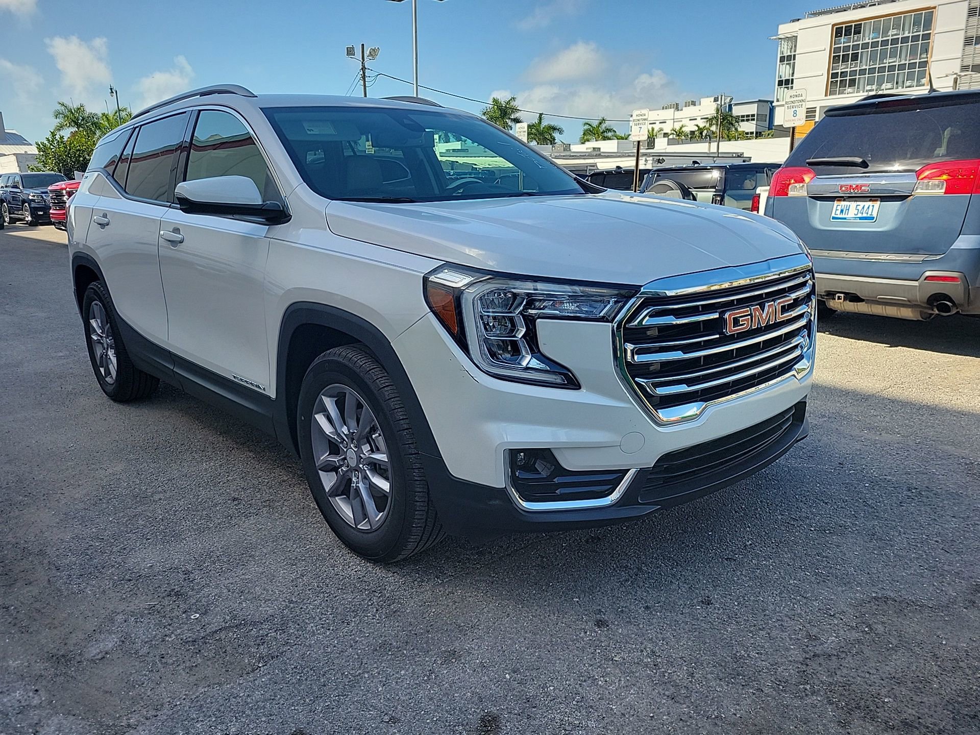 Used 2023 GMC Terrain SLT w/ LPO, Floor Liner Package image 6