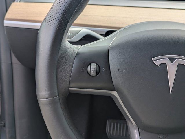 Used 2021 Tesla Model Y Long Range image 19