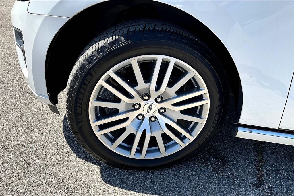 Used 2022 Ford Expedition Platinum image 12