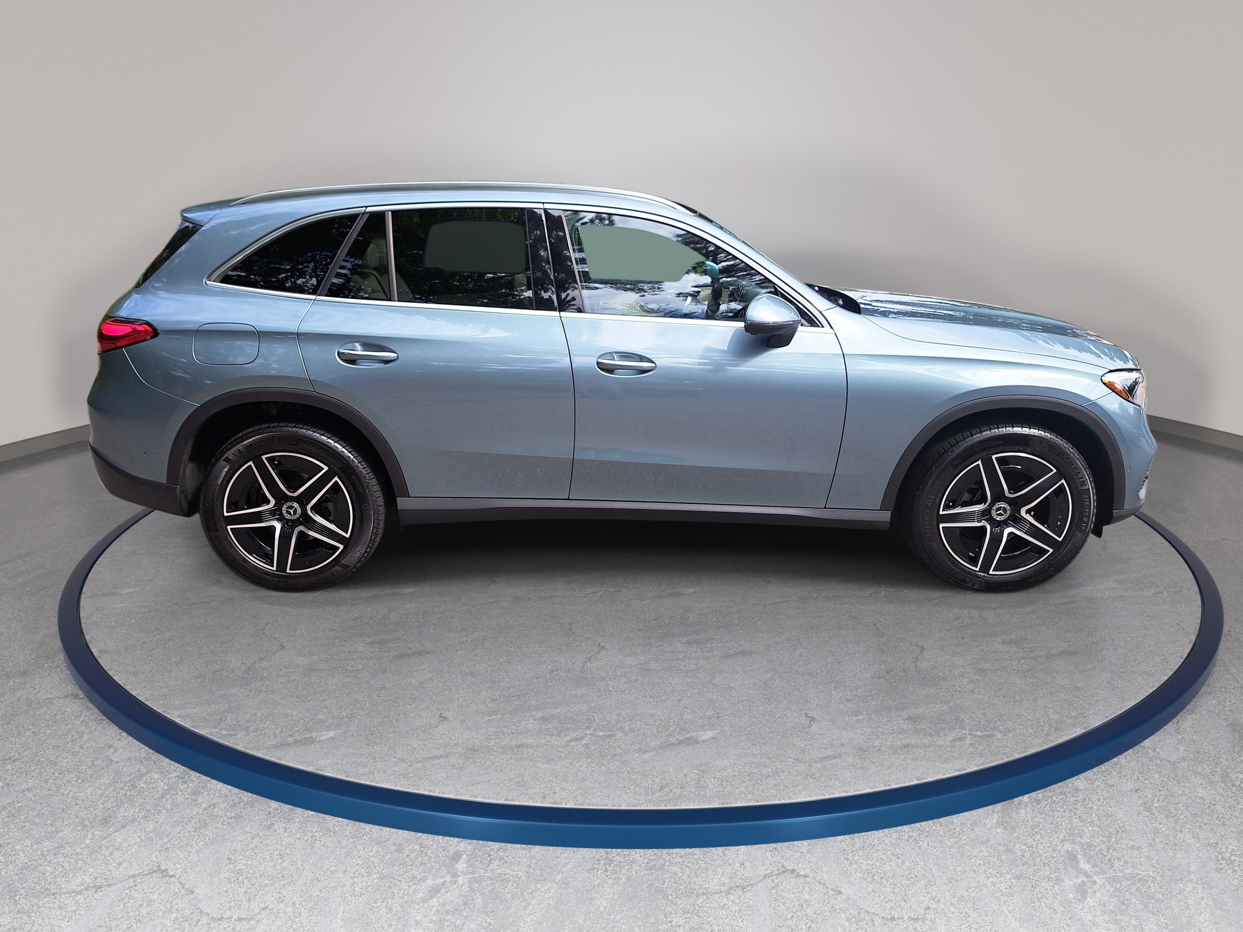 Used 2026 Mercedes-Benz GLC 300 image 5
