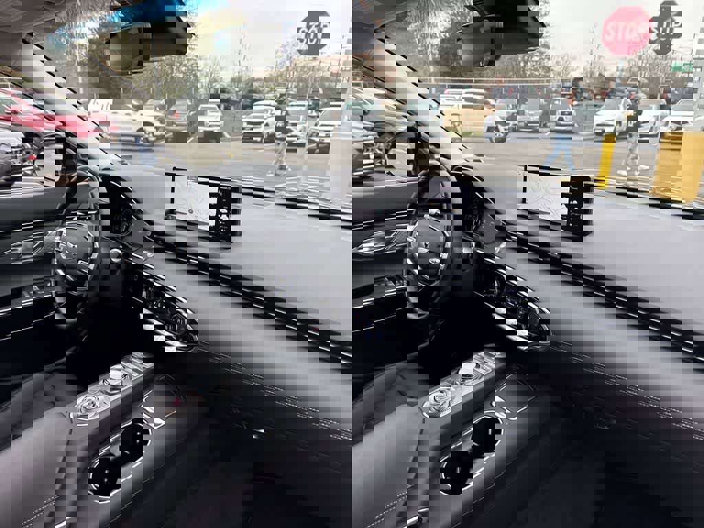 Used 2023 Genesis GV70 2.5T w/ Winter Weather Package image 16