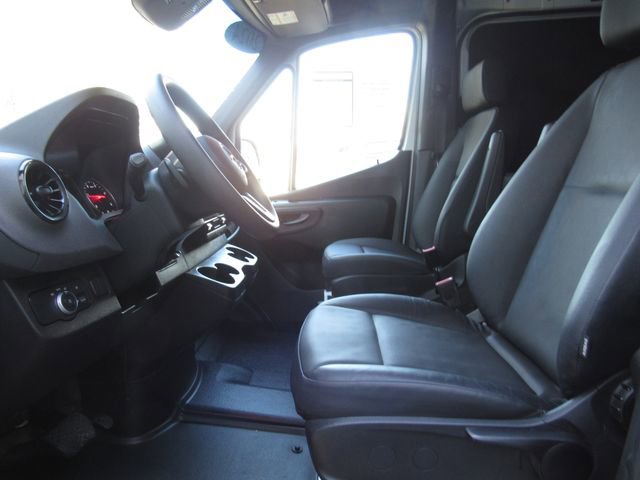 Used 2024 Mercedes-Benz Sprinter 2500 image 10