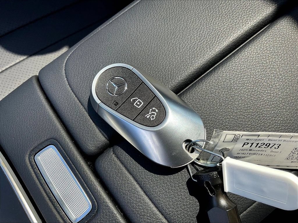 Used 2025 Mercedes-Benz E 350 4MATIC Sedan image 35