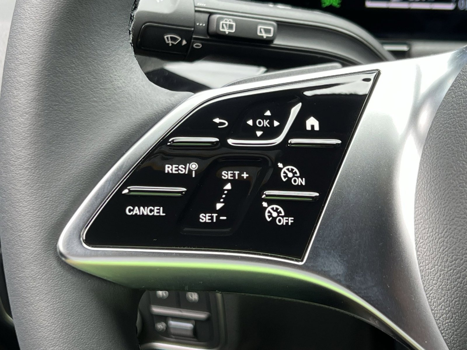 Certified 2025 Mercedes-Benz GLA 250 4MATIC image 30