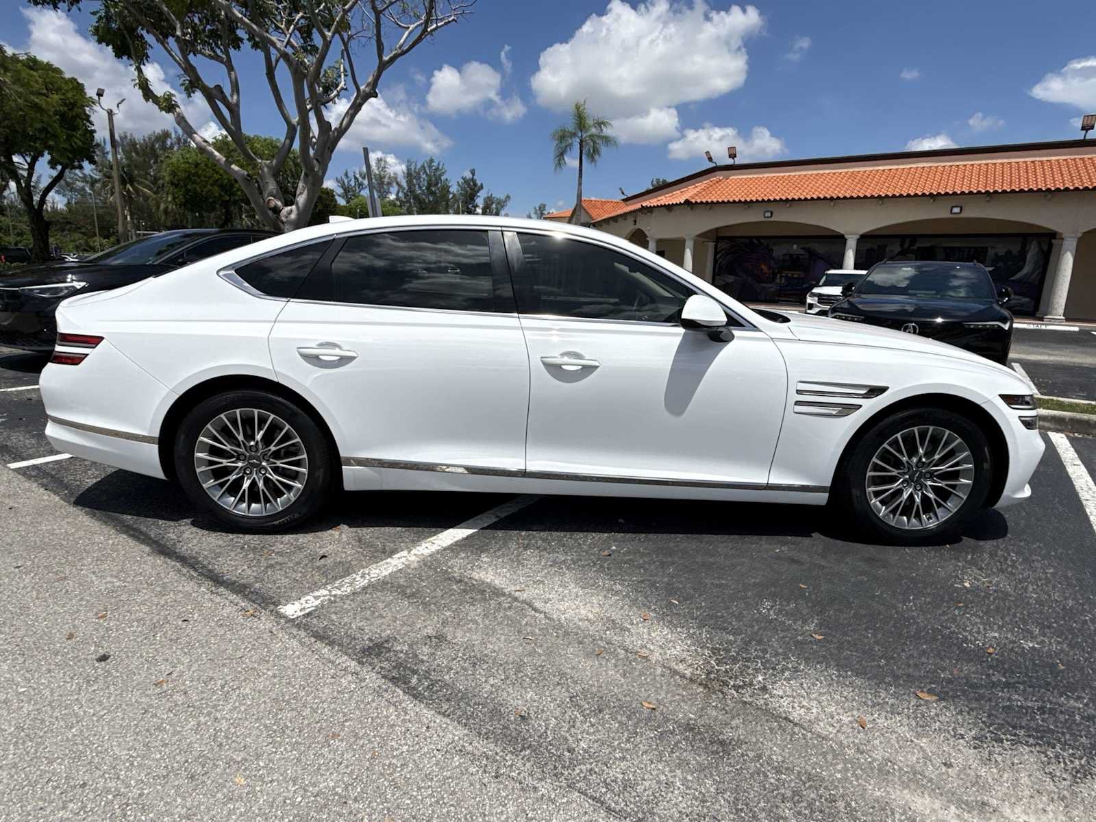 Used 2023 Genesis G80 2.5T RWD image 9