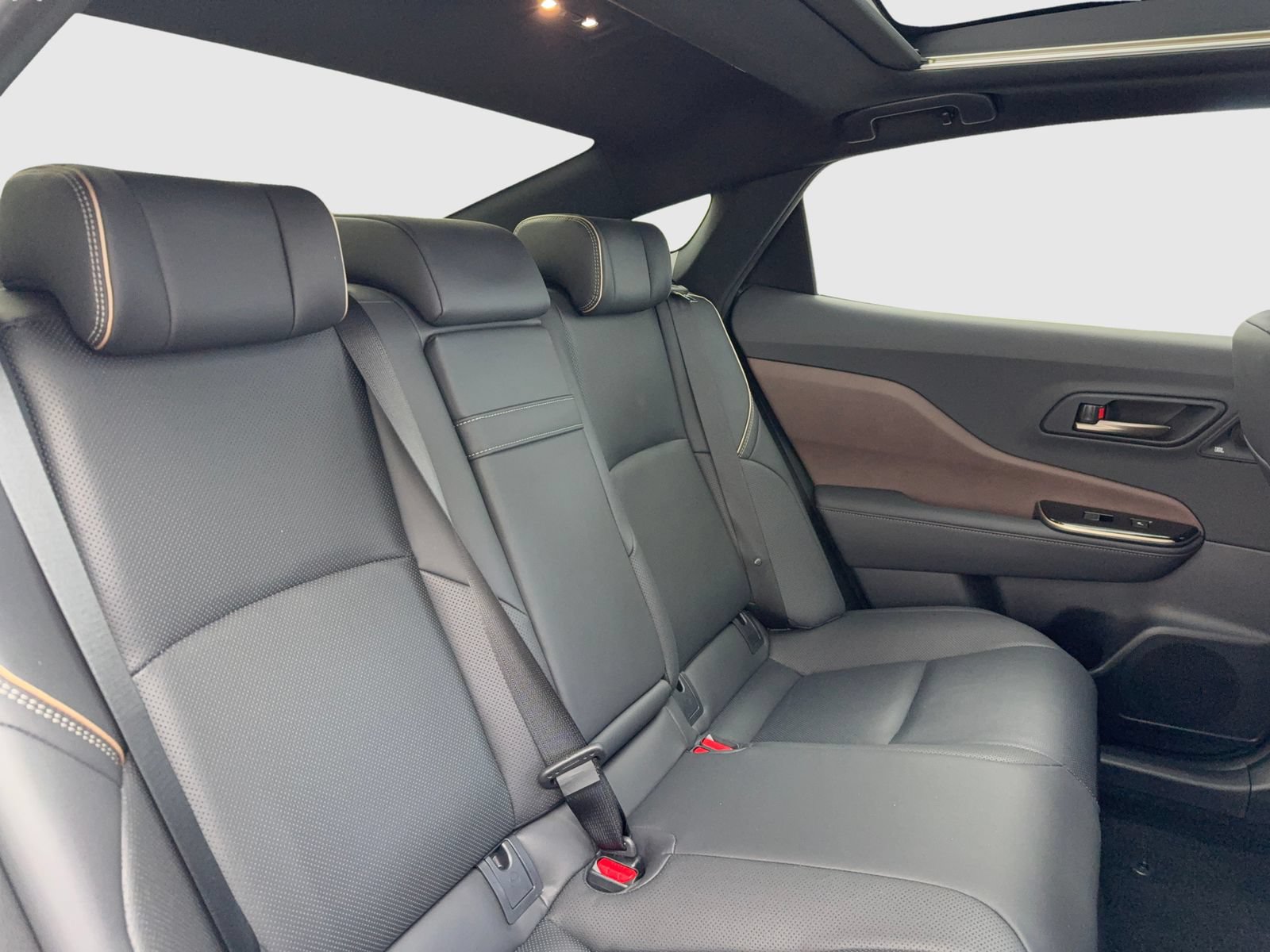 Used 2024 Toyota Crown AWD/4WD image 42