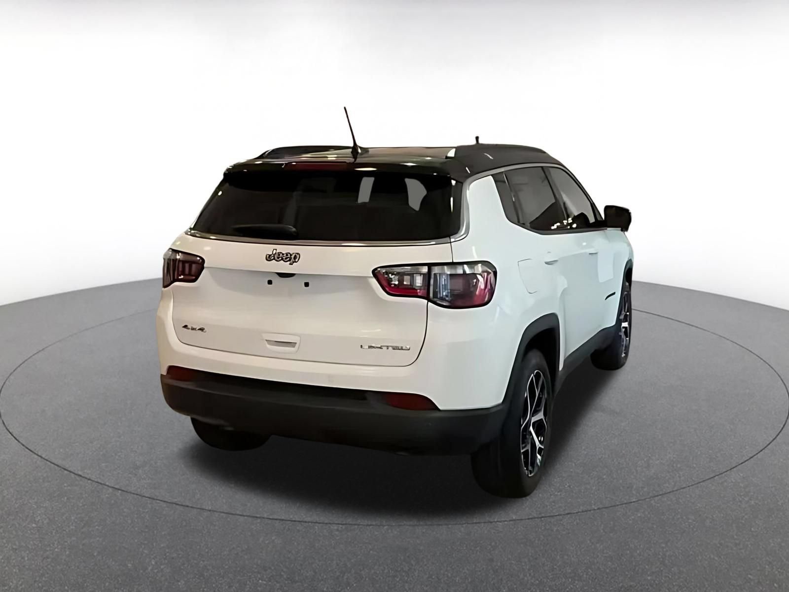 Used 2025 Jeep Compass Limited AWD/4WD image 14