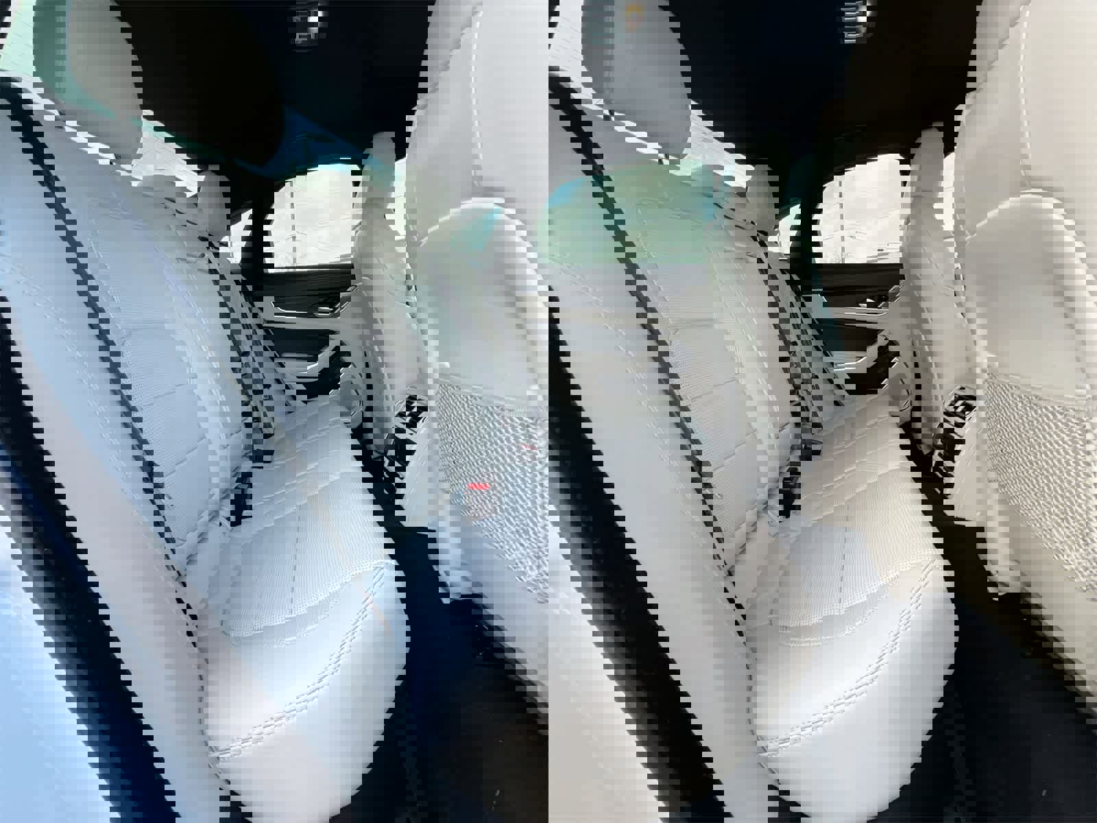 Used 2022 Jaguar XF R-Dynamic SE image 19