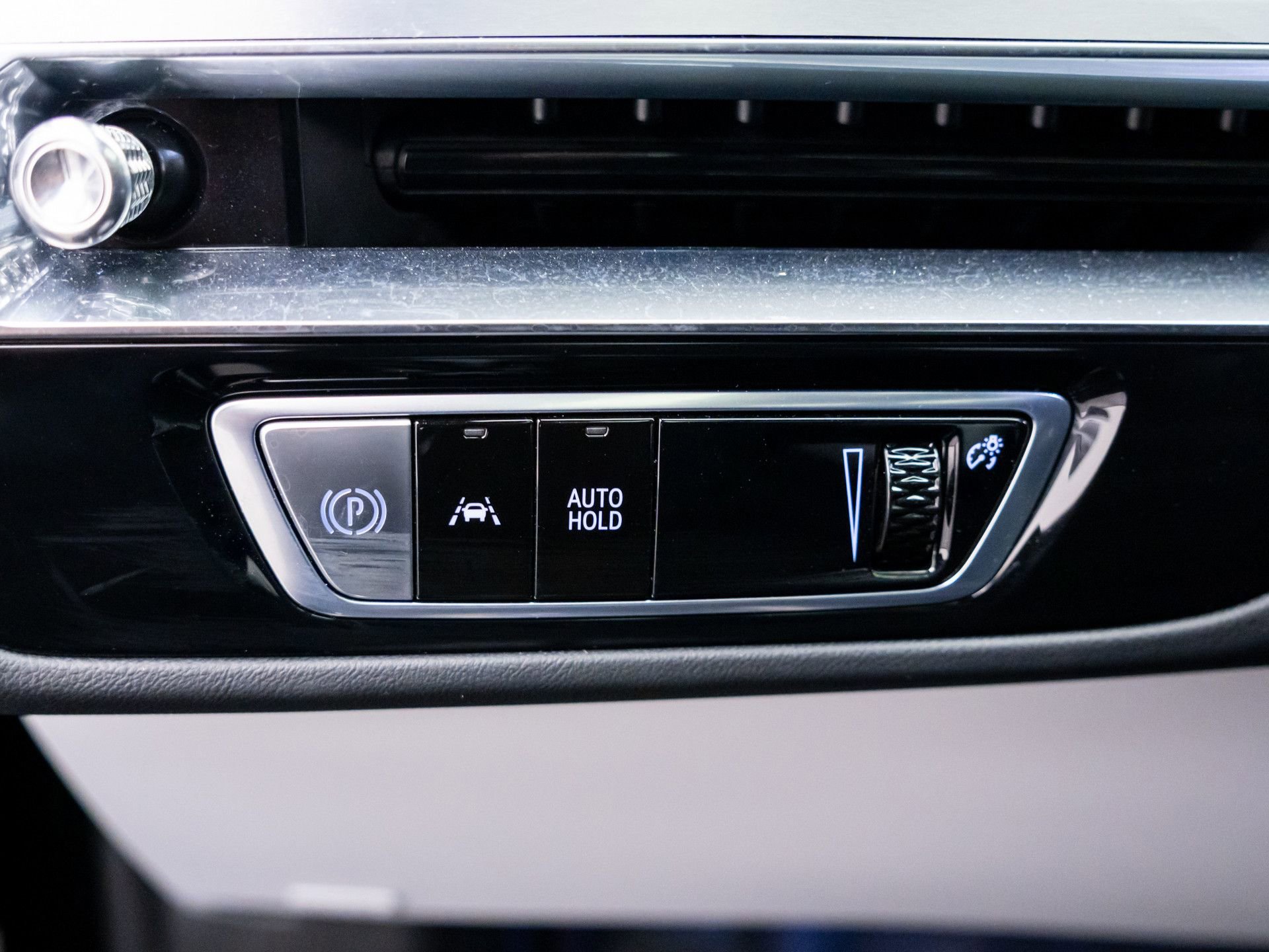 Certified 2024 Cadillac Lyriq Sport image 25