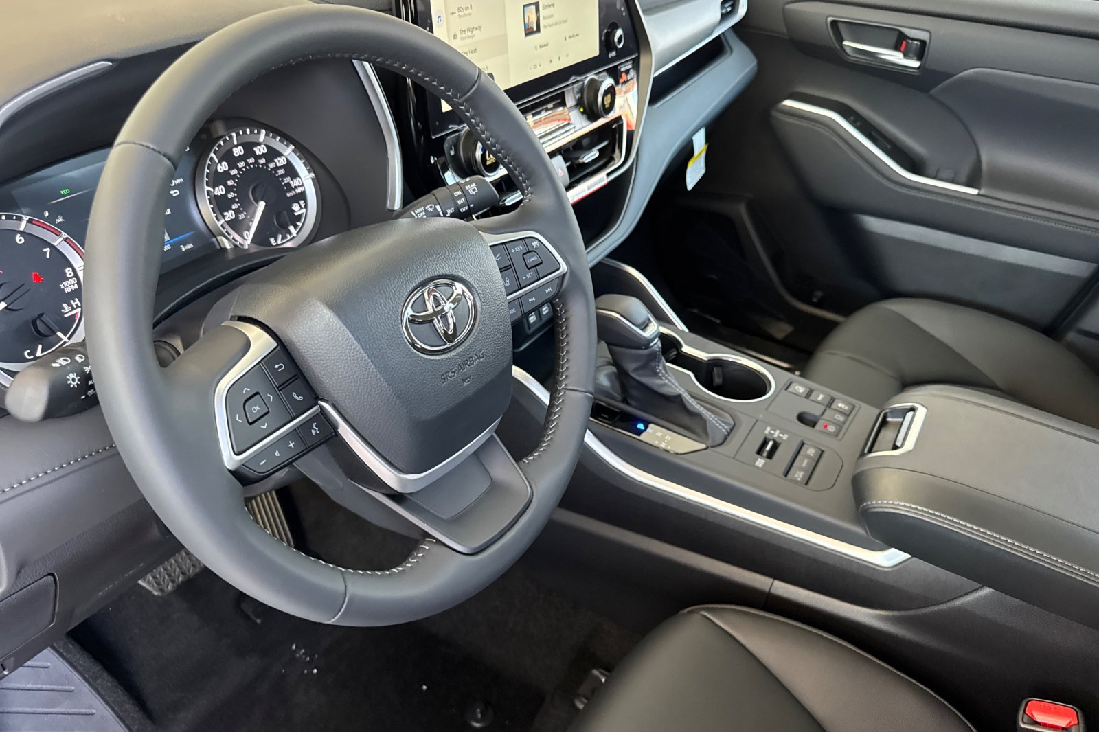 New 2026 Toyota Highlander XLE AWD/4WD image 9