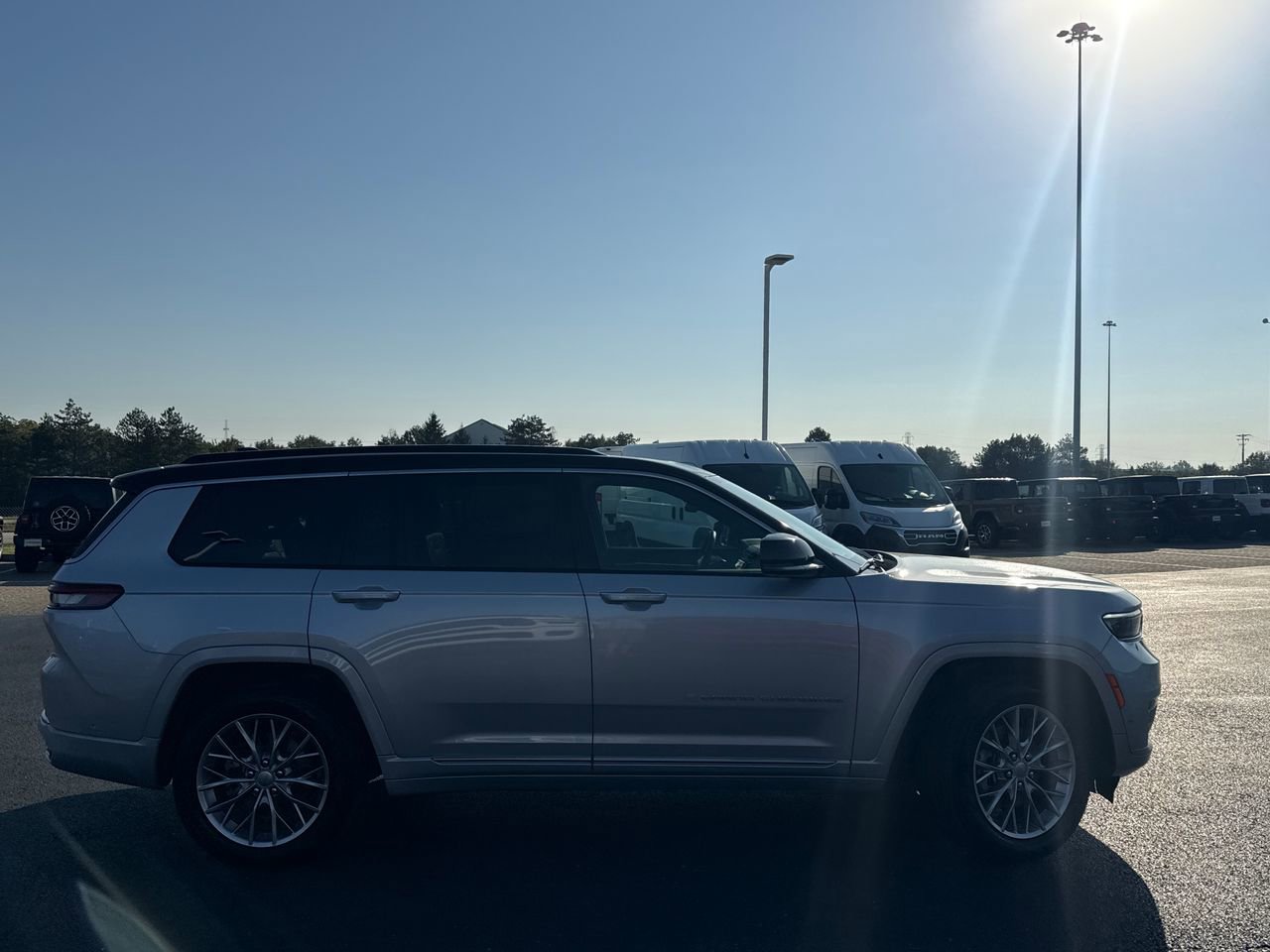 Used 2024 Jeep Grand Cherokee L Summit w/ Advanced Protech Group IV image 2