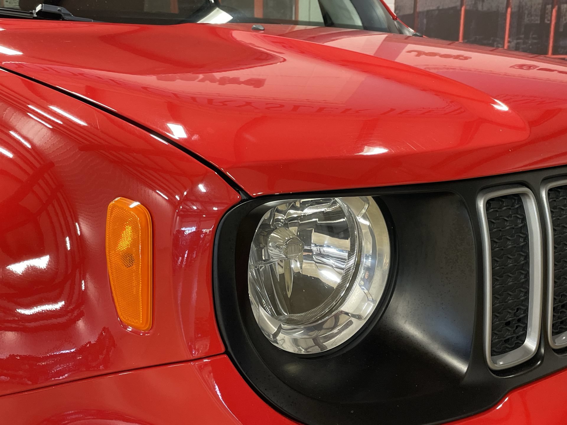 Used 2023 Jeep Renegade Latitude AWD/4WD image 10