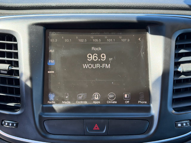 Used 2016 Chrysler 200 Limited Platinum FWD image 16